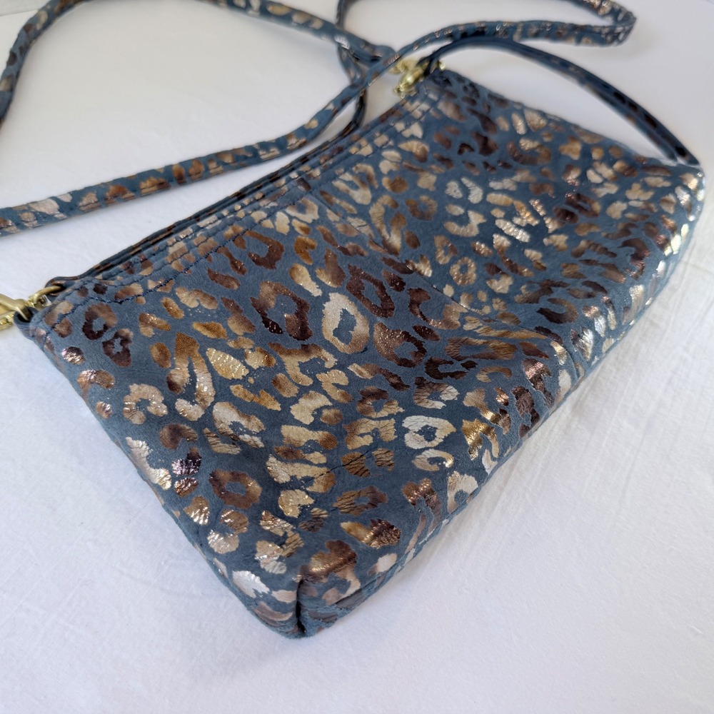 HOBO Int'l DARCY Convertible Blue Mirrored Cheetah Print Xbody Clutch Shoulder - Picture 3 of 14
